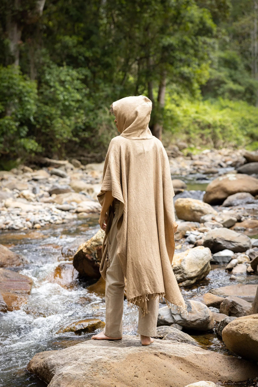 SAHAJI PONCHO BROWN PURE CASHMERE WOOL - Trancentral Shop