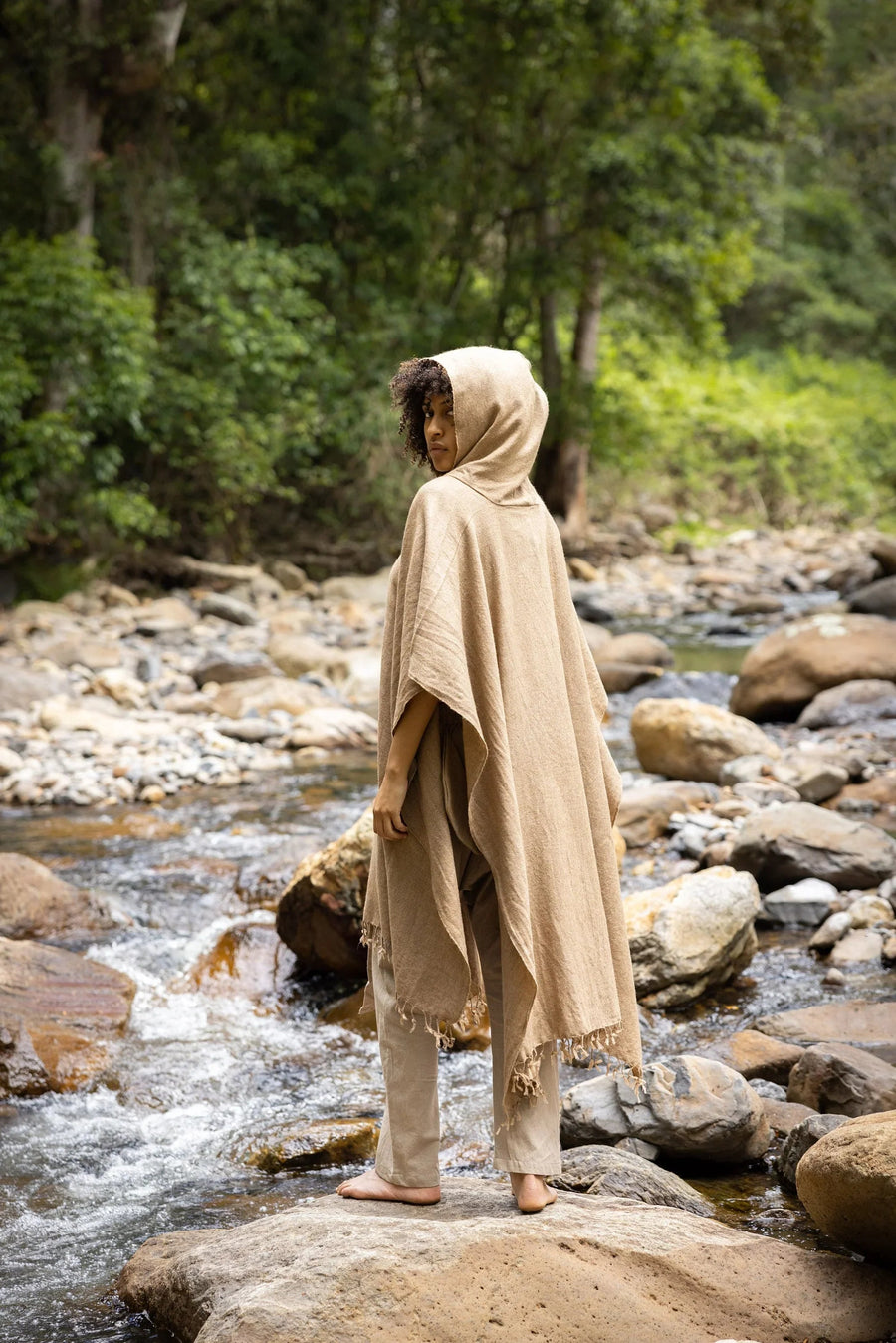 SAHAJI PONCHO BROWN PURE CASHMERE WOOL - Trancentral Shop