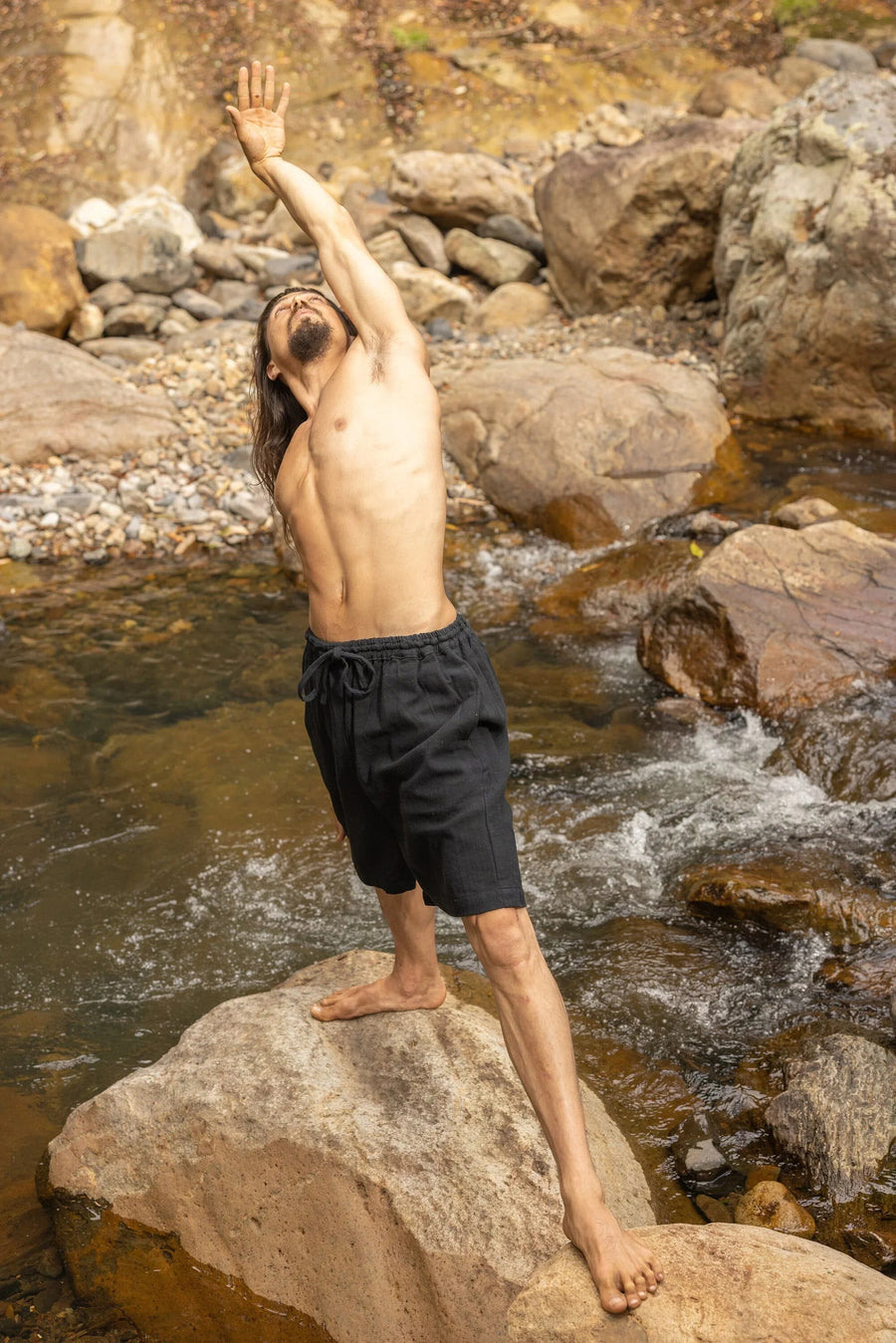 YUGINI BLACK MENS SHORT YOGA PANTS - Trancentral Shop